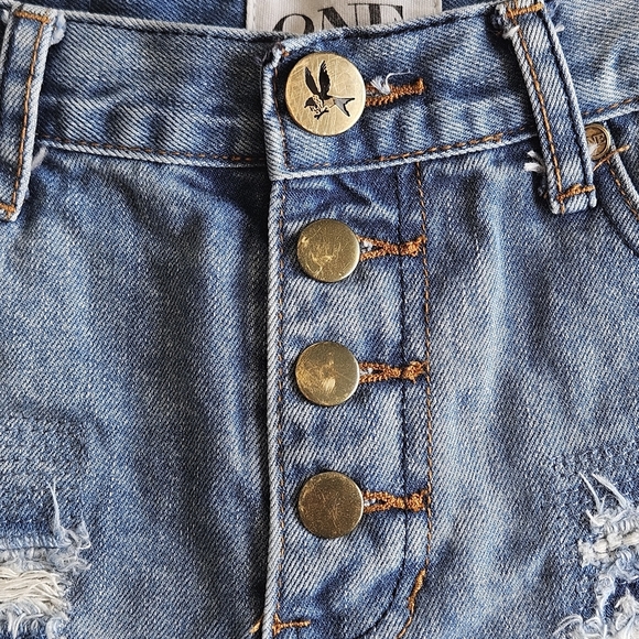 One‎ by One Teaspoon Cuffed Distressed Button Fly Denim Women's Shorts, Size 26 - Picture 2 of 7